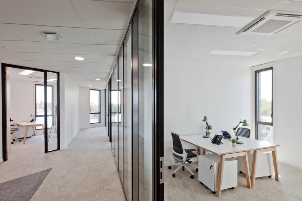 Bureau privé - 69570 - 2 postes - 1000€