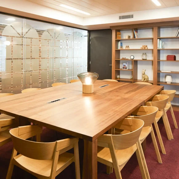 Bureau privé 24 m² 8 postes Coworking Rue Washington Paris 75008 - photo 3