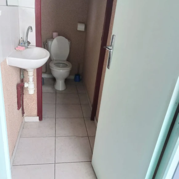 Bureau privé 5 m² 1 poste Location bureau Rue des Entrepreneurs Carrières-sur-Seine 78420 - photo 9