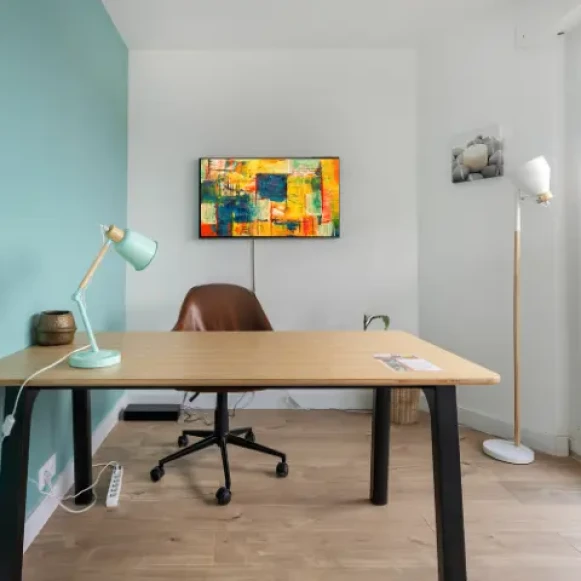 Bureau privé 9 m² 2 postes Location bureau Place des Hameaux Ris-Orangis 91130 - photo 1