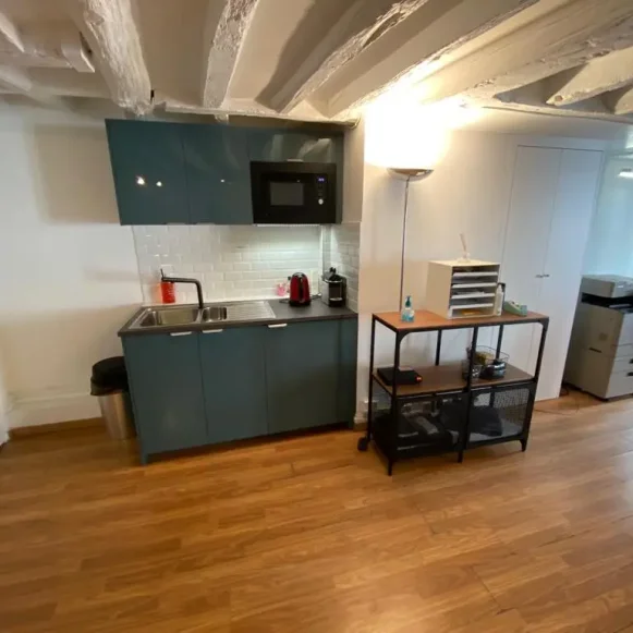 Espace indépendant 52 m² 12 postes Location bureau Rue Poissonnière Paris 75002 - photo 2