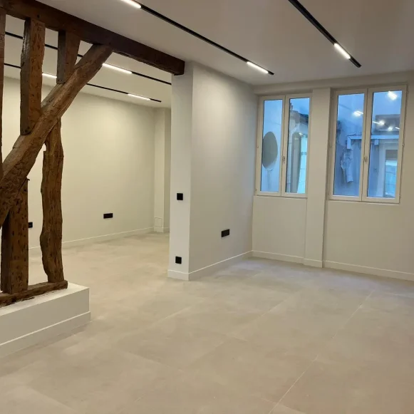Espace indépendant 110 m² 18 postes Location bureau Rue du Faubourg Poissonnière Paris 75009 - photo 2
