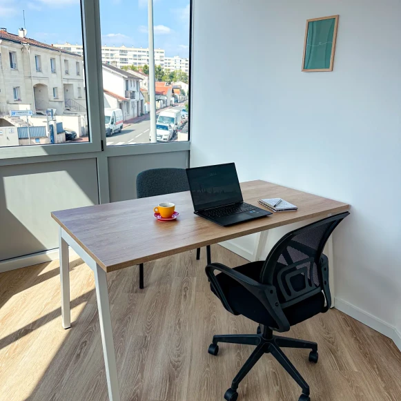 Bureau privé 10 m² 1 poste Location bureau Rue Théophile Gautier Le Bouscat 33110 - photo 1