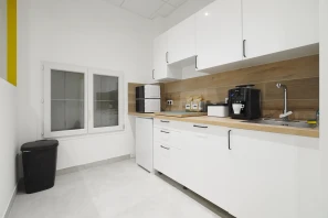 Espace indépendant - 13006 - 16 postes - 5440€