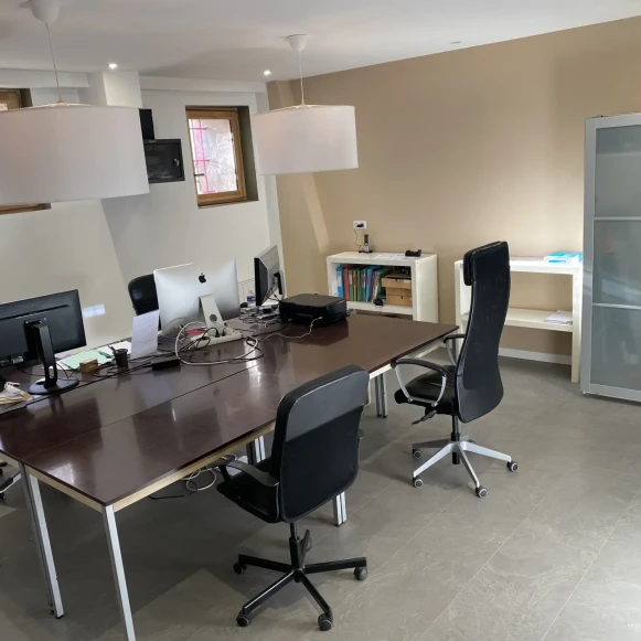 Open Space  2 postes Location bureau Rue de Verdun Claix 38640 - photo 1