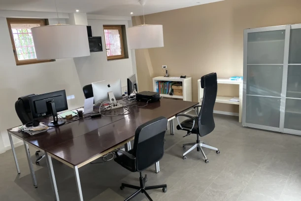 Open Space - 38640 - 2 postes - 250€