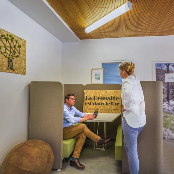 Bureau privé 15 m² 2 postes Location bureau Place Osburg Velars-sur-Ouche 21370 - photo 4