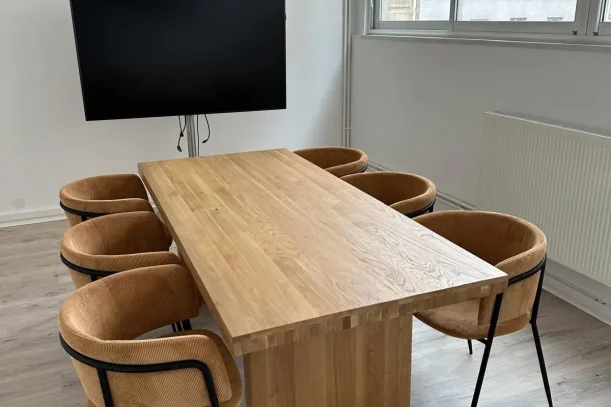 Espace indépendant - 75011 - 18 postes - 3800€