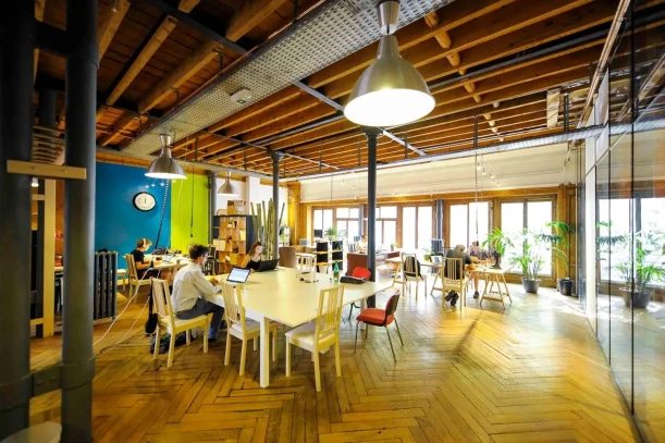 Open Space - 69003 - 10 postes - 249€