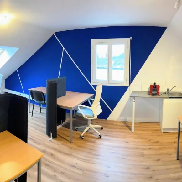 Open Space  8 postes Coworking Rue de la Loire Sainte-Luce-sur-Loire 44980 - photo 1