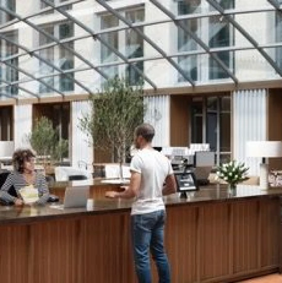 Bureau privé 20 m² 5 postes Coworking Avenue Trudaine Paris 75009 - photo 1