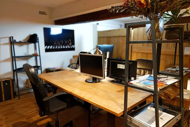 Open Space - 31000 - 4 postes - 250€