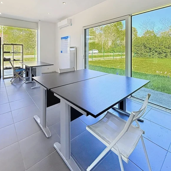 Open Space  4 postes Location bureau Avenue de Bordeaux Saint-Jean-d'Illac 33127 - photo 1