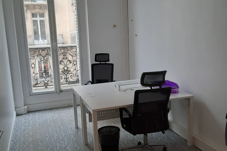 Bureau privé - 75008 - 6 postes - 3000€