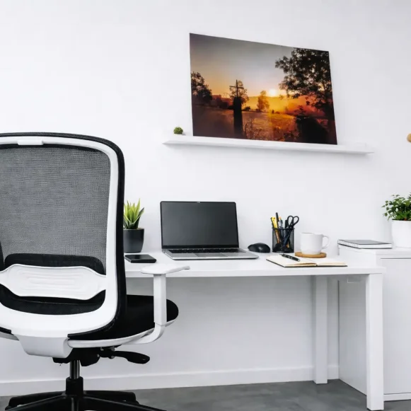 Bureau privé 15 m² 2 postes Coworking Rue Marie Curie Monistrol-sur-Loire 43120 - photo 1