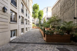 Bureau privé - 75008 - 3 postes - 2970€