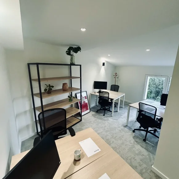 Bureau privé 17 m² 5 postes Location bureau Rue Turenne Bordeaux 33000 - photo 1