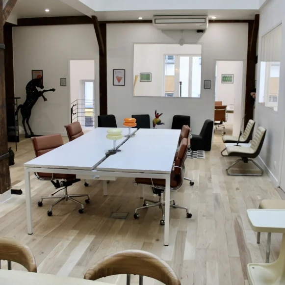 Bureau privé 20 m² 6 postes Coworking Rue Bichat Paris 75010 - photo 11