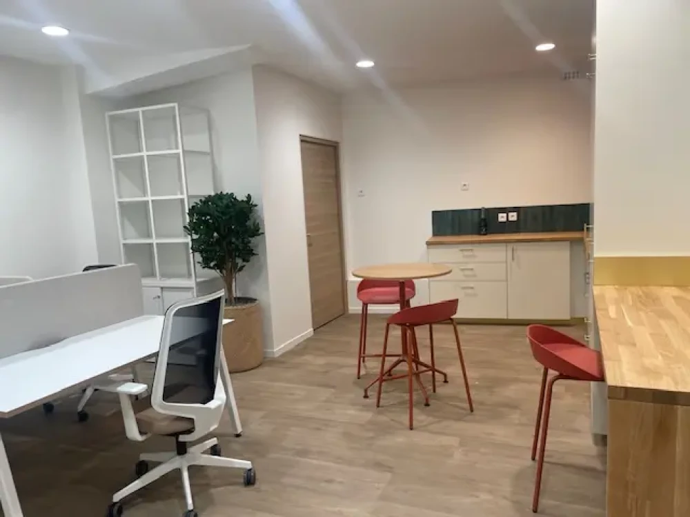 Espace indépendant - 75016 - 9 postes - 4590€