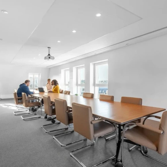 Espace indépendant 534 m² 150 postes Location bureau Avenue Hoche Paris 75008 - photo 1