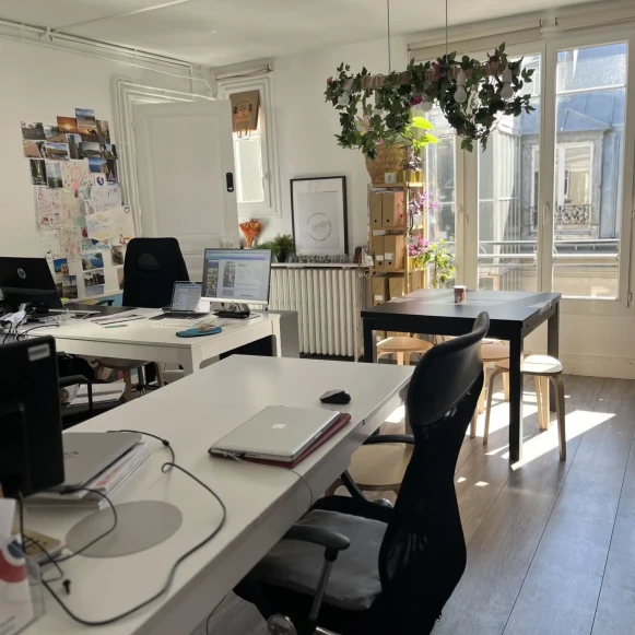 Espace indépendant 75 m² 8 postes Location bureau Rue Vignon Paris 75008 - photo 7