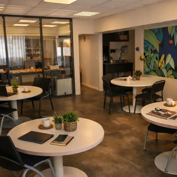 Bureau privé 20 m² 2 postes Coworking Rue des Arts et Métiers Grenoble 38000 - photo 6
