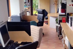 Open Space - 94430 - 3 postes - 300€