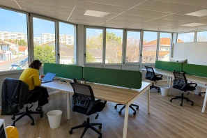 Open Space - 33110 - 9 postes - 300€