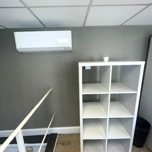 Bureau privé 12 m² 3 postes Coworking Place de la Gare Lille 59800 - photo 3
