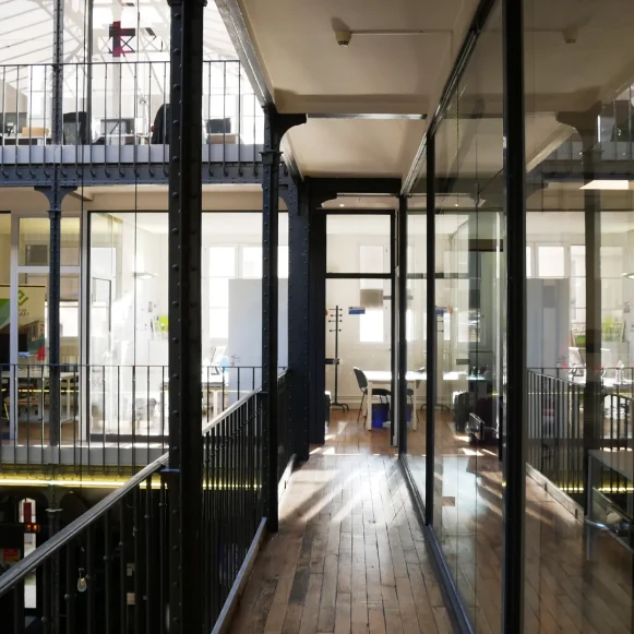 Bureau privé 30 m² 5 postes Location bureau Rue Alexandre Parodi Paris 75010 - photo 5