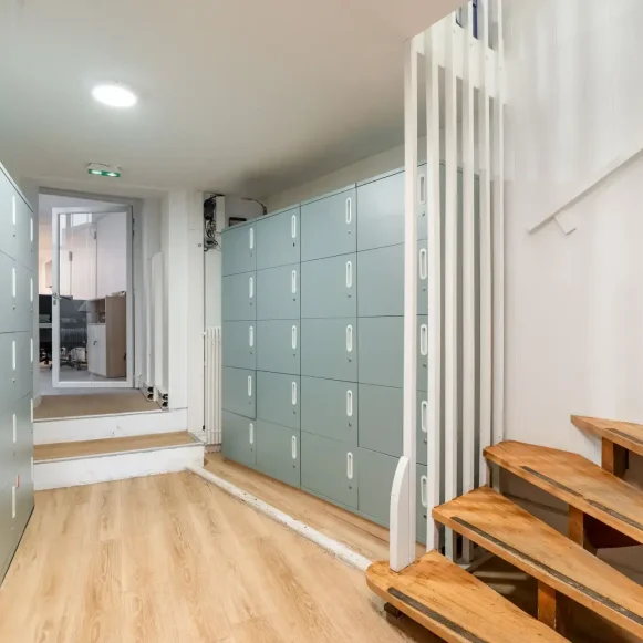 Espace indépendant 80 m² 14 postes Coworking Rue Saint-Fiacre Paris 75002 - photo 2