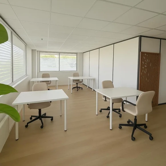 Bureau privé 32 m² 4 postes Location bureau Rue Victor Baltard à Tourcoing Tourcoing 59200 - photo 1