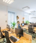 Open Space - 84700 - 16 postes - 150€