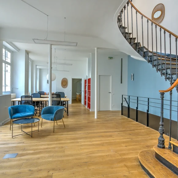 Espace indépendant 356 m² 50 postes Location bureau Rue Croix des Petits Champs Paris 75001 - photo 2