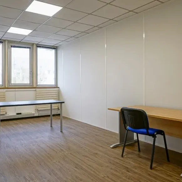 Bureau privé 33 m² 6 postes Coworking Boulevard de la Muette Garges-lès-Gonesse 95140 - photo 4