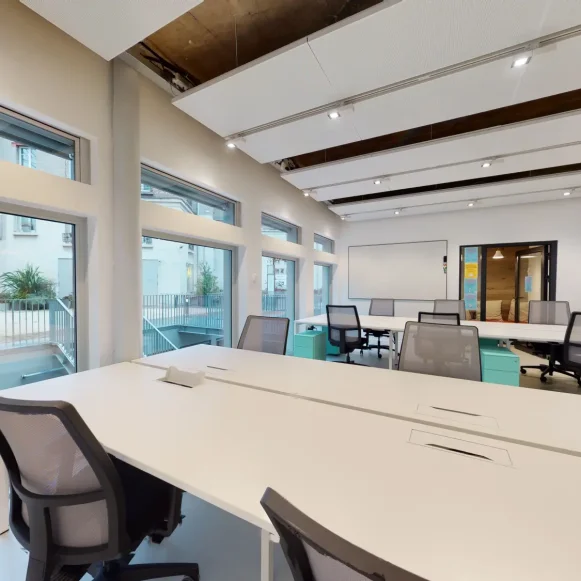 Bureau privé 44 m² 12 postes Coworking Boulevard Voltaire Paris 75011 - photo 2