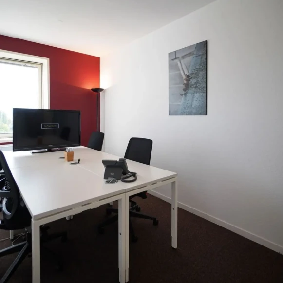 Bureau privé 16 m² 4 postes Location bureau Boulevard des Jardiniers Nice 06200 - photo 1