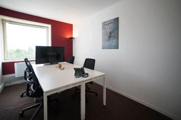 Bureau privé - 06200 - 4 postes - 1295€