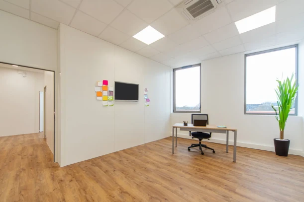 Bureau privé - 93290 - 4 postes - 1200€