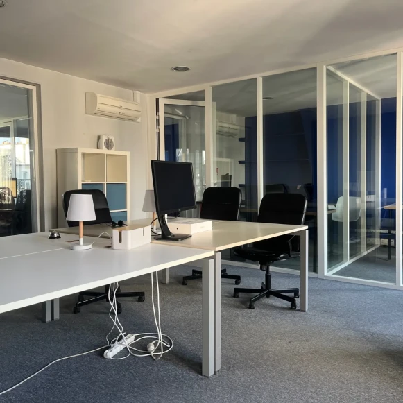 Bureau privé 40 m² 7 postes Location bureau Boulevard Saint Denis Paris 75002 - photo 7