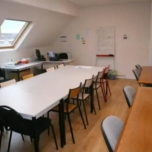 Bureau privé 14 m² 4 postes Coworking Avenue de Creil Senlis 60300 - photo 5