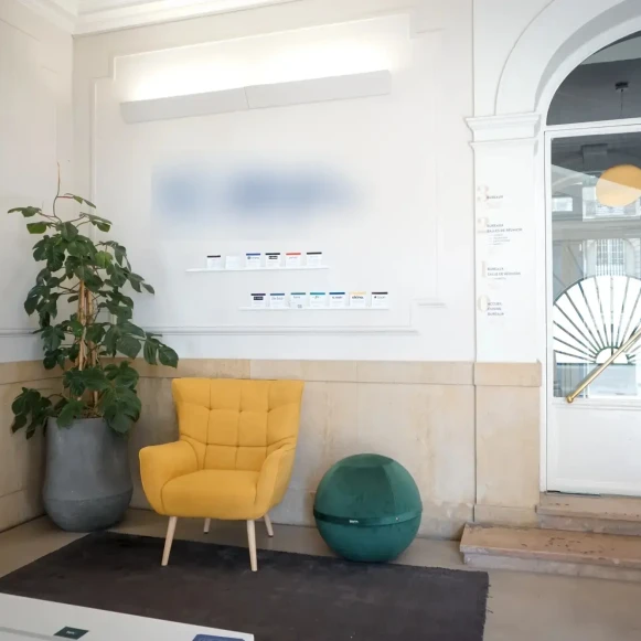 Bureau privé 29 m² 8 postes Coworking Cours Xavier Arnozan Bordeaux 33000 - photo 4