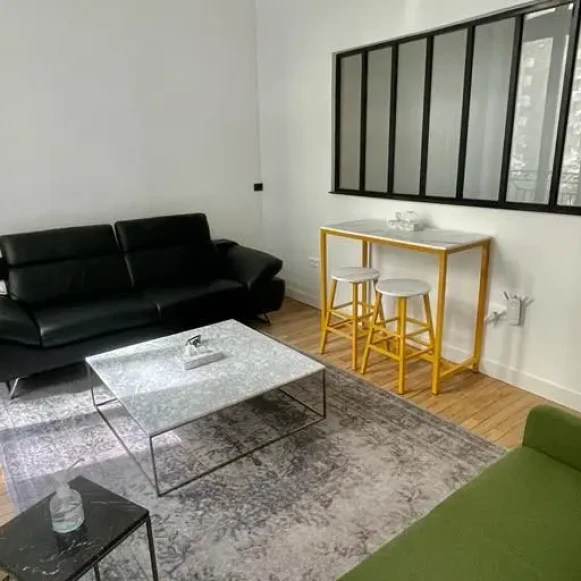 Bureau privé 15 m² 4 postes Coworking Rue Regnard Nantes 44000 - photo 3