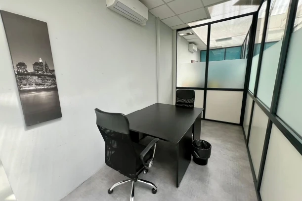 Bureau privé - 93100 - 2 postes - 450€