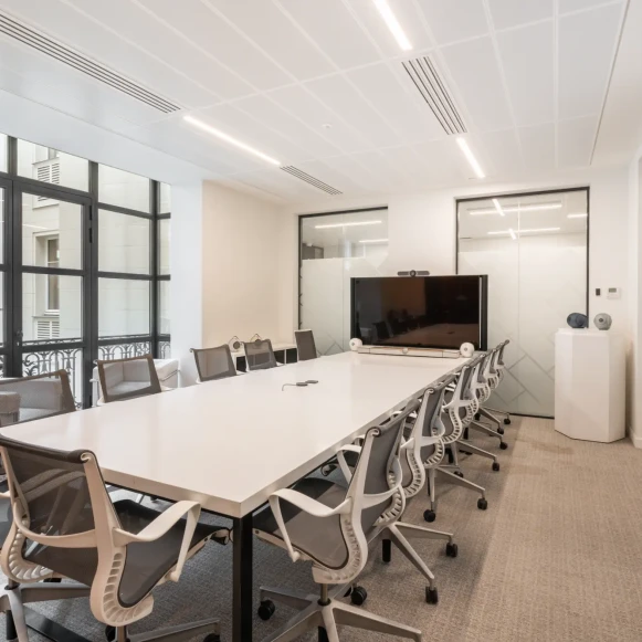 Espace indépendant 222 m² 33 postes Location bureau Rue La Boétie Paris 75008 - photo 4