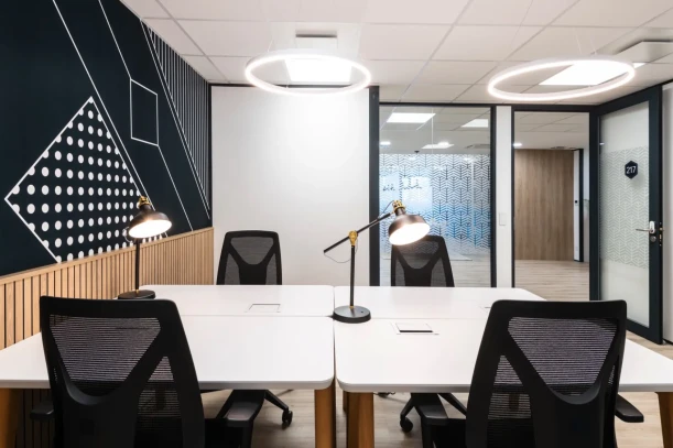 Bureau privé - 44800 - 4 postes - 703€