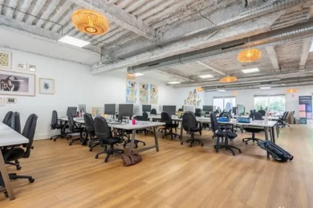 Bureau privé - 75010 - 40 postes - 24000€