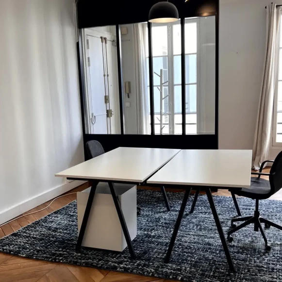 Bureau privé 25 m² 4 postes Location bureau Rue Coq Héron Paris 75001 - photo 2
