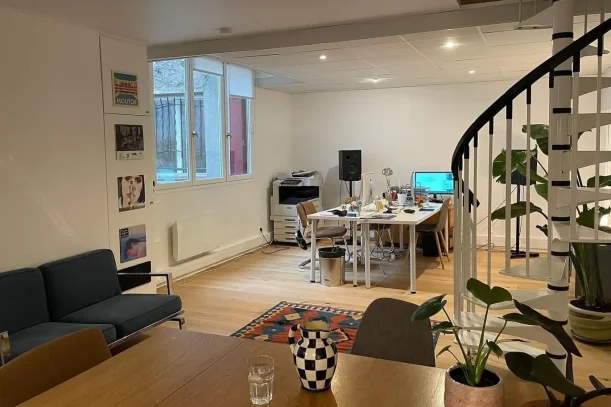 Open Space - 75020 - 4 postes - 280€