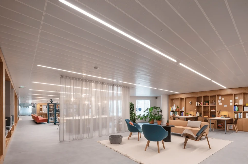 Spaces - Cours Valmy